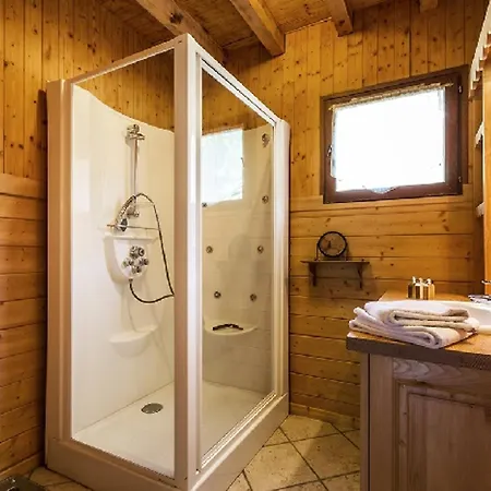 10 Pers A - 5 Ch - Calme - Cheminee - Animaux Admis - Parking - Fr-1-437-73 Chalet *